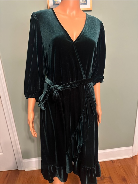 Cato Dresses & Skirts - Cato Velvet Wrap Dress in Deep Green